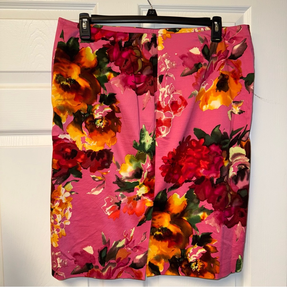 Talbots classic‎ Pencil Skirt in Floral 16 - Picture 2 of 11